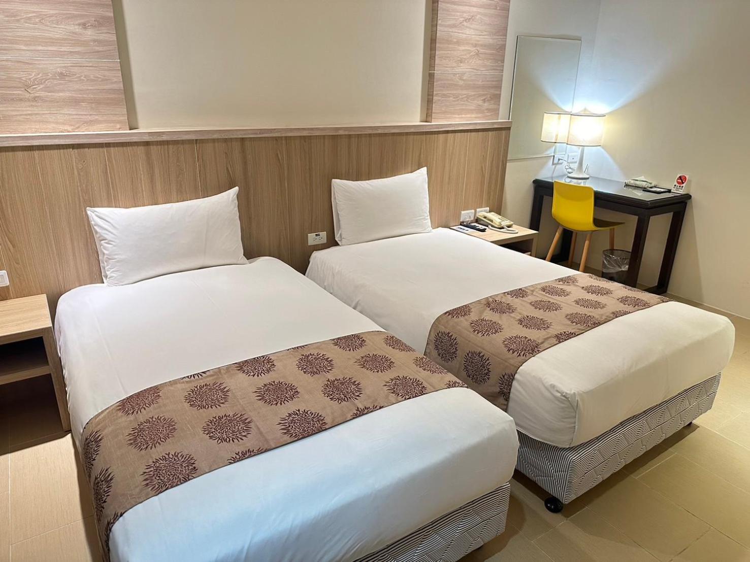 East Town 26 Hotel Città di Hualien Esterno foto