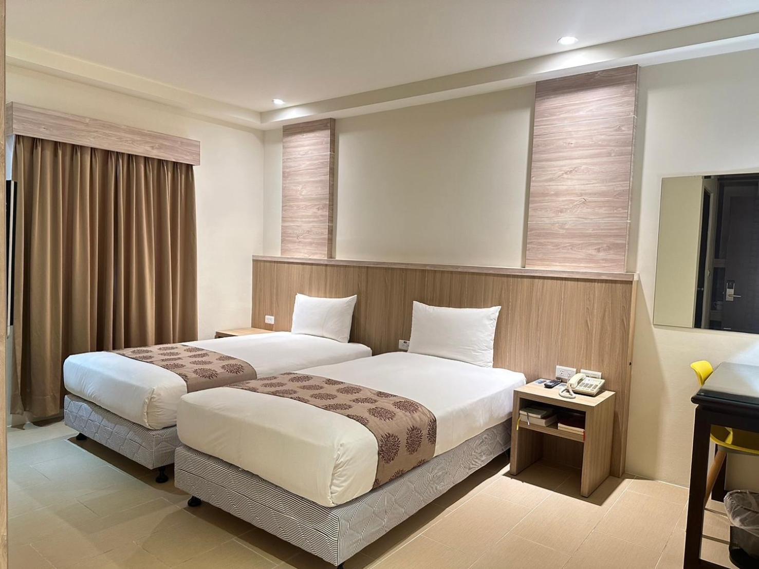 East Town 26 Hotel Città di Hualien Esterno foto