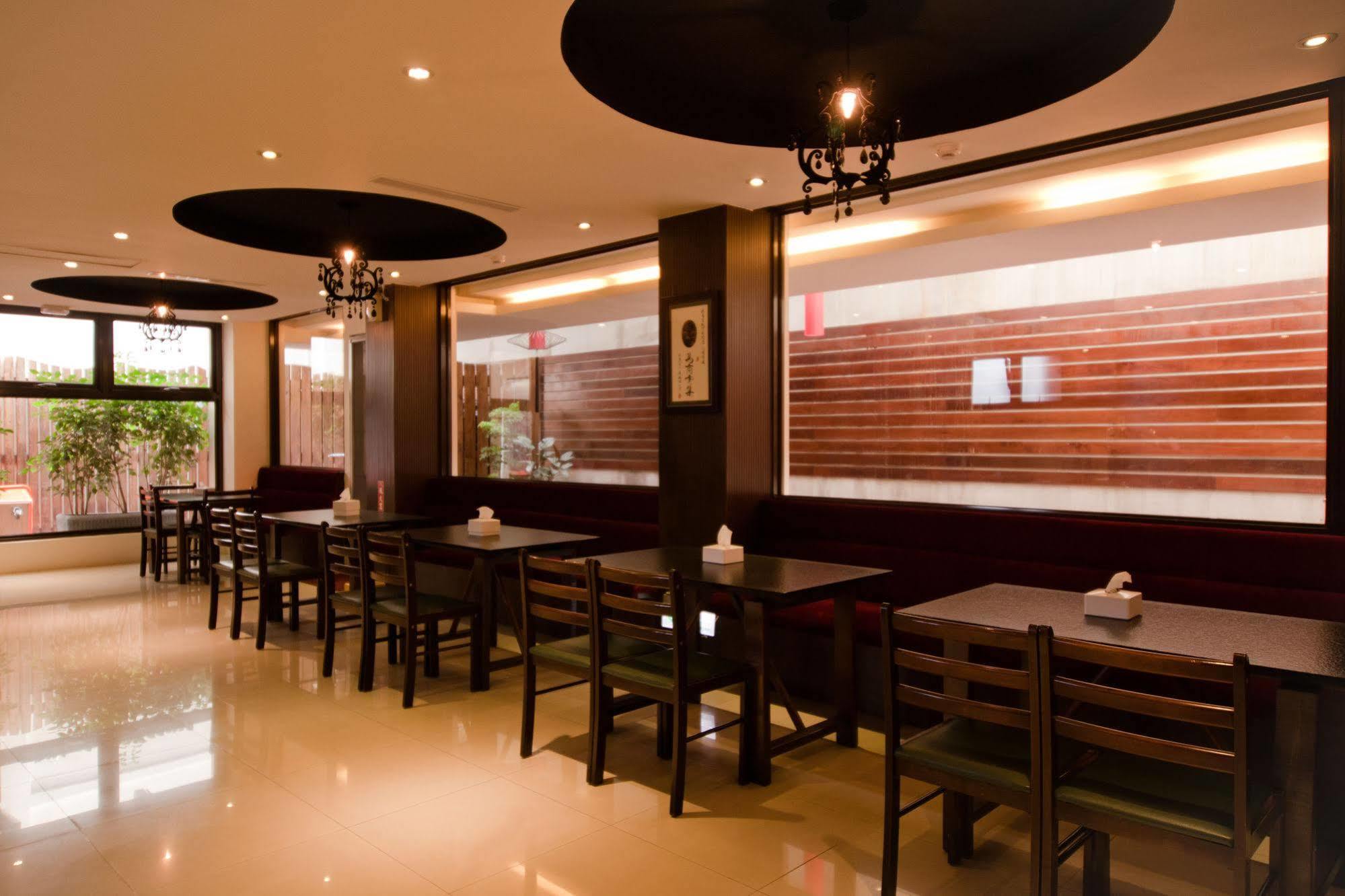 East Town 26 Hotel Città di Hualien Esterno foto