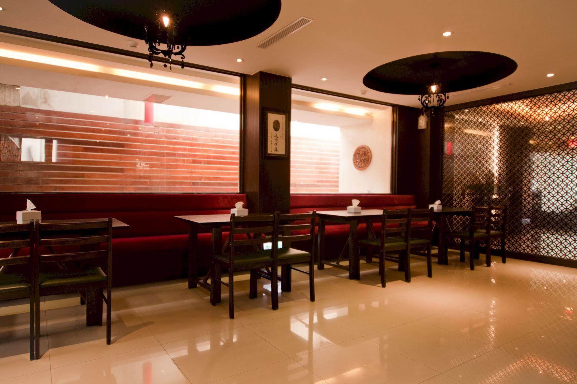East Town 26 Hotel Città di Hualien Esterno foto