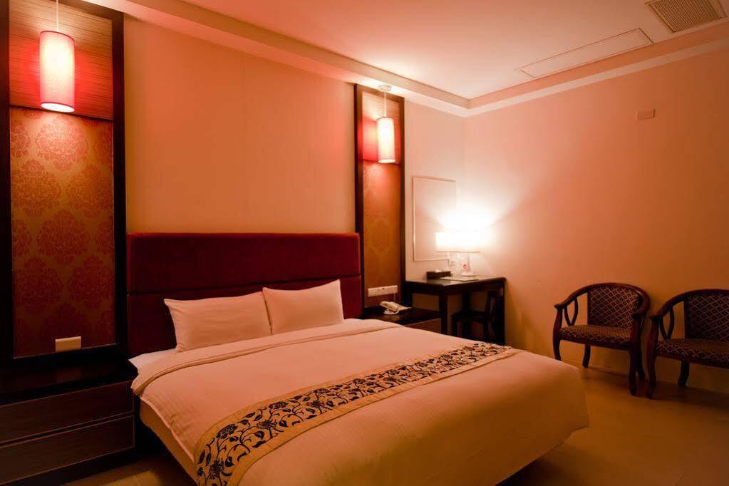 East Town 26 Hotel Città di Hualien Esterno foto